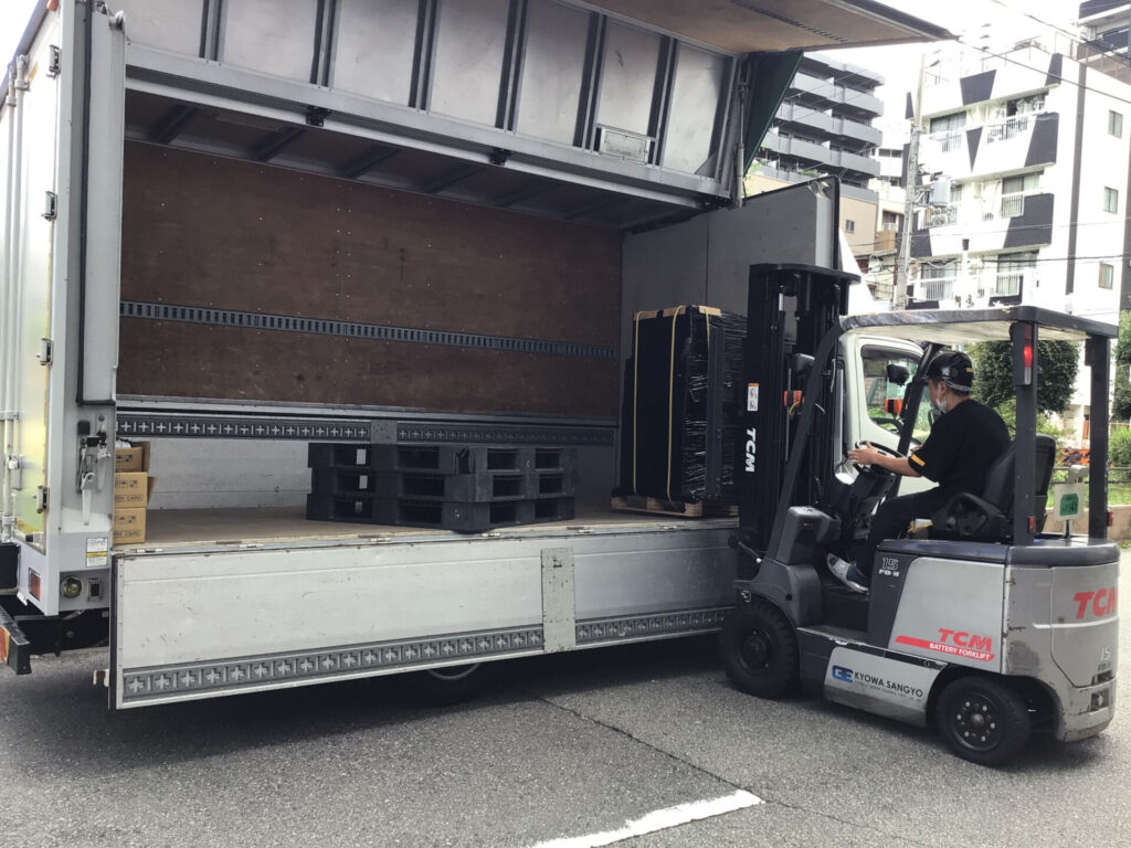 330機のドローンを入荷